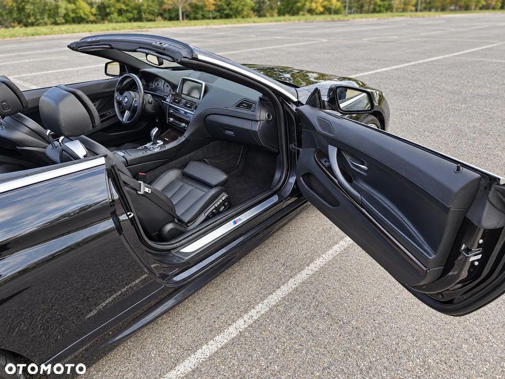 BMW Seria 6 650i - 12