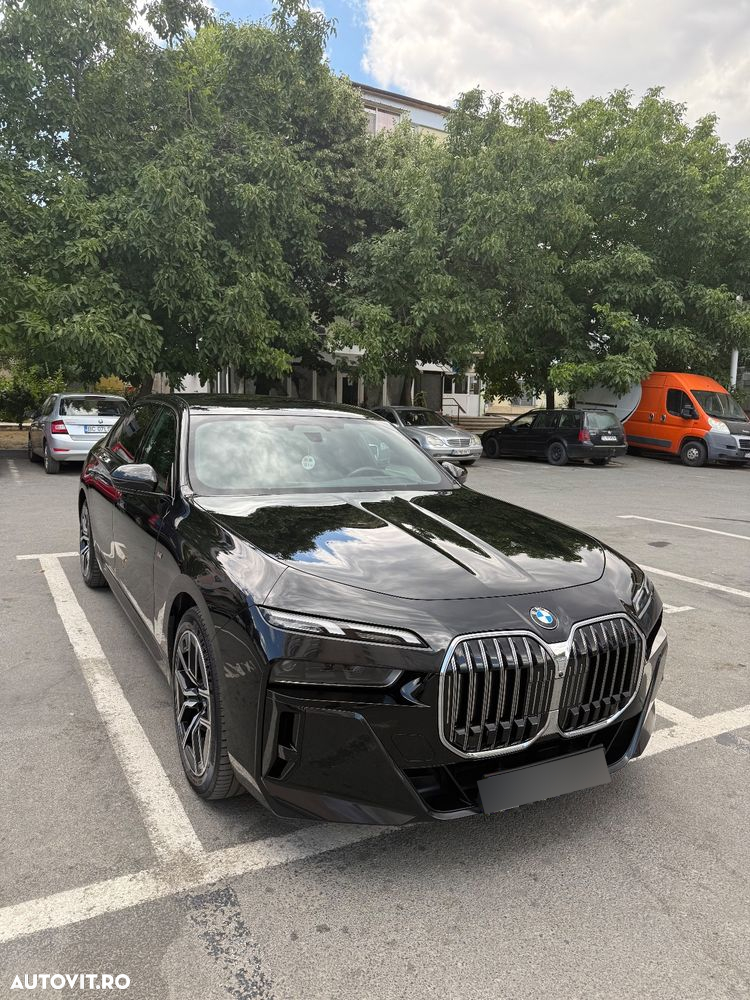 BMW Seria 7 740d xDrive MHEV - 17