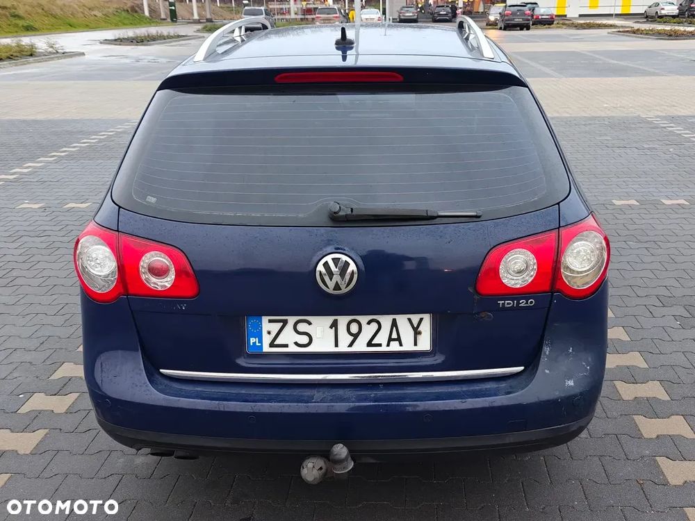 Volkswagen Passat 2.0 TDI Trendline DSG - 12