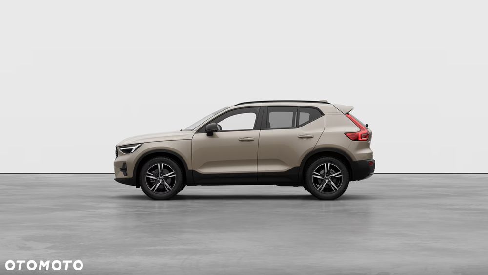 Volvo XC 40 B3 Plus Dark - 4