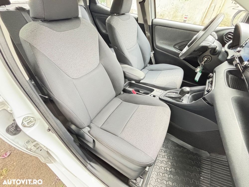 Toyota Yaris 1.5 VVT-i HSD Dynamic - 8