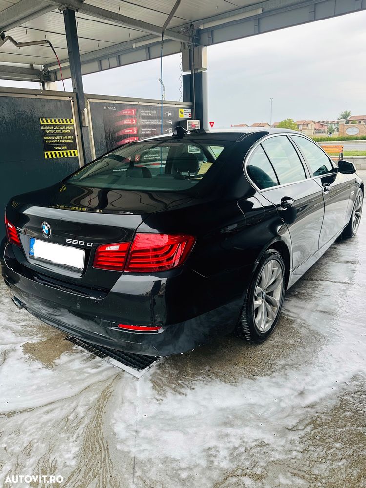 BMW Seria 5 520d xDrive AT - 3