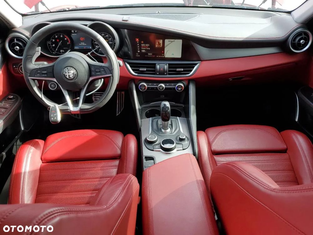 Alfa Romeo Giulia 2.0 Turbo 16V AT8-Q4 Ti - 7
