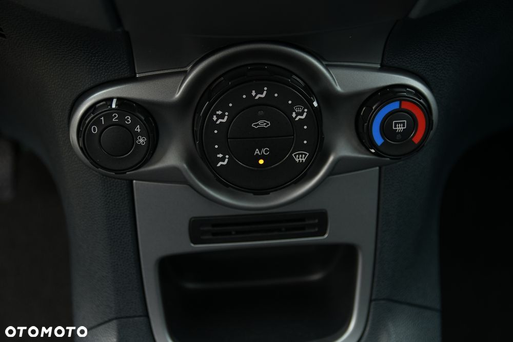 Ford Fiesta 1.25 SYNC Edition - 31