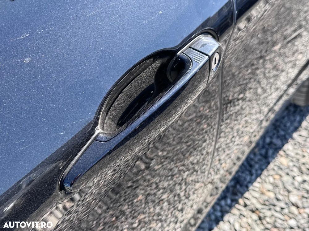 BMW Seria 3 318d Aut. - 12