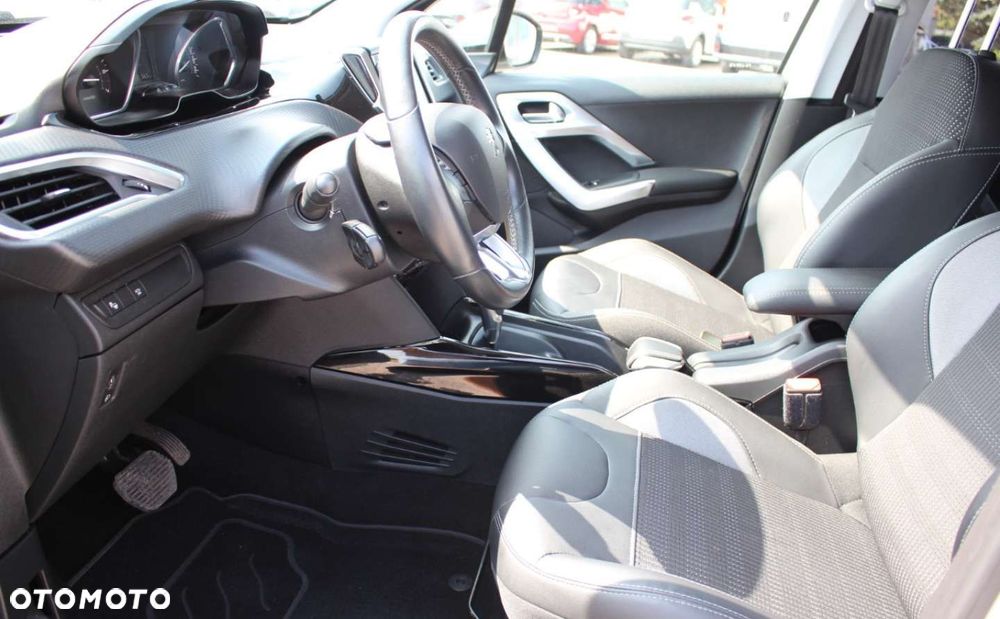 Peugeot 2008 - 10