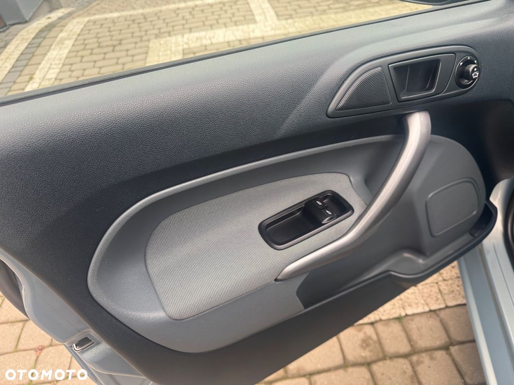 Ford Fiesta 1.25 Celebration - 9