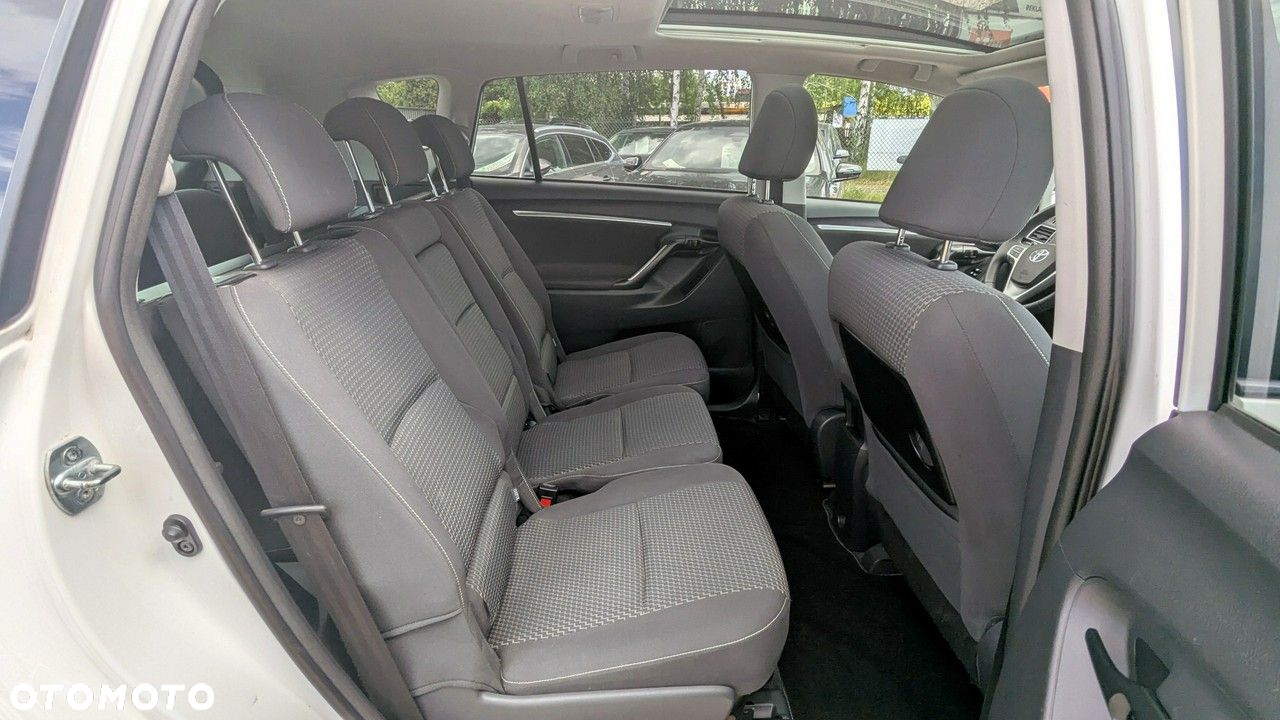 Toyota Verso - 32