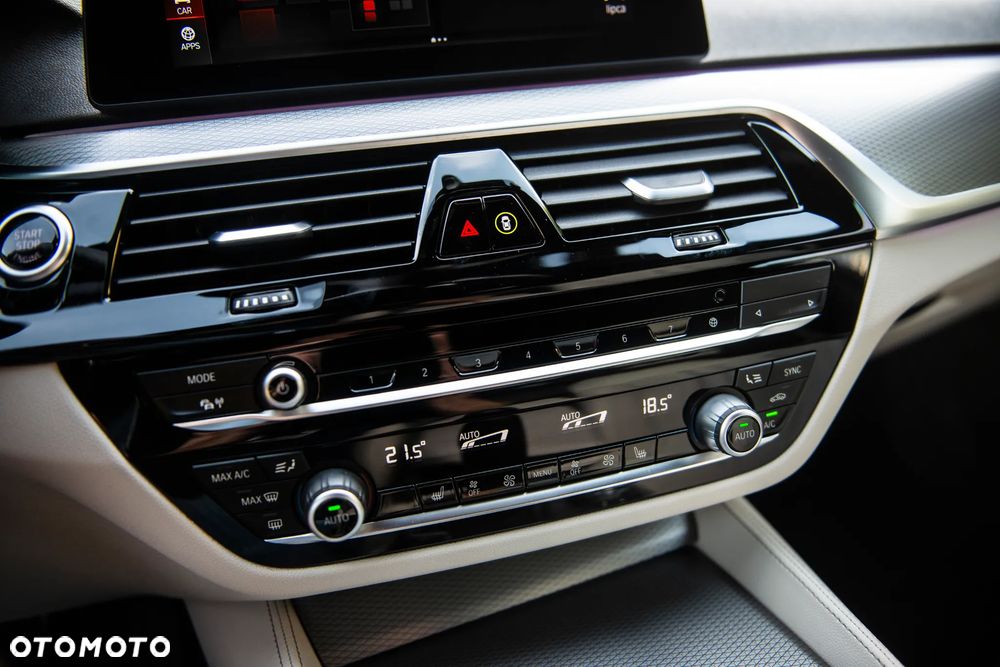 BMW Seria 5 520d xDrive Sport - 27