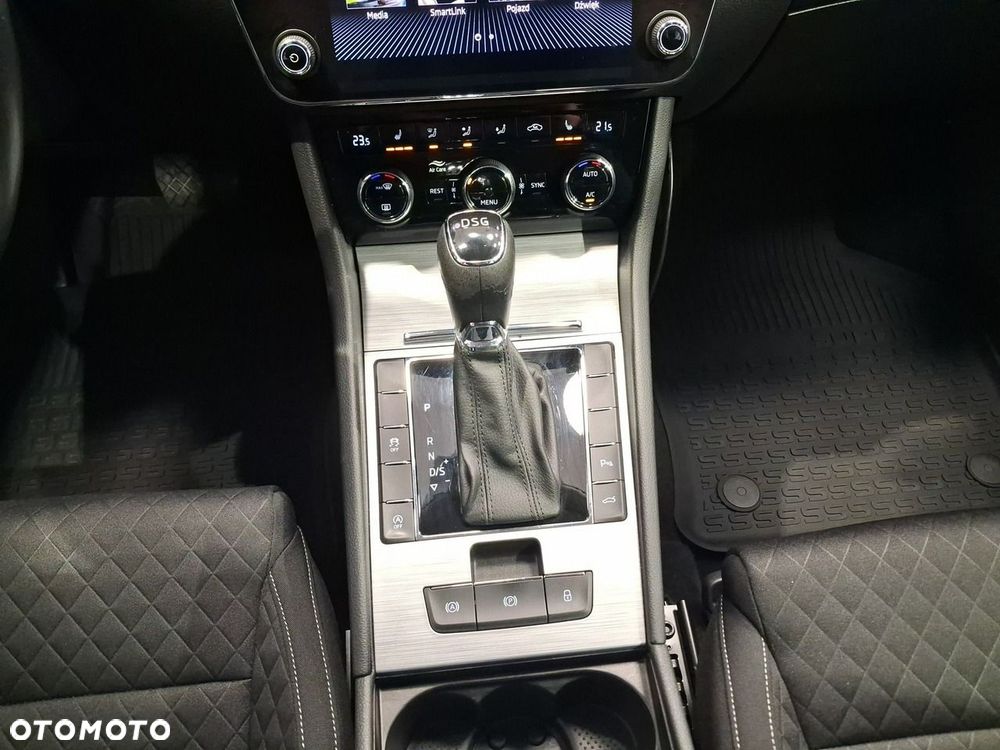 Skoda Superb 2.0 TDI DSG Ambition - 23