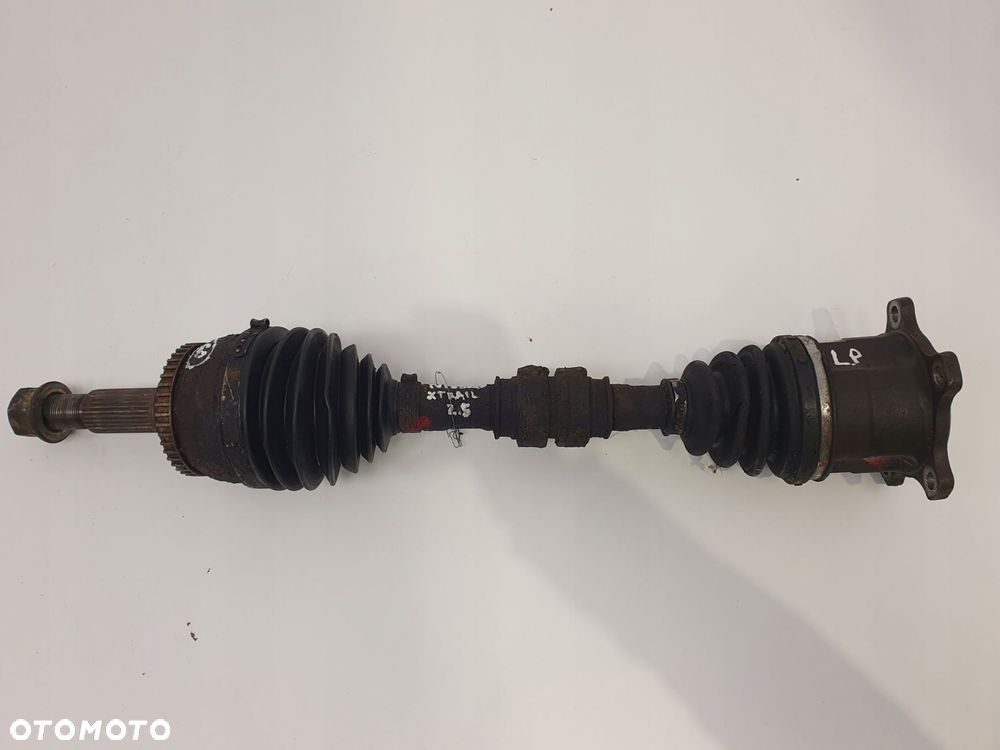 LEWA PRZEDNIA PÓŁOŚ Półośka przód kierowcy Nissan X-trail T30 2.5 16V - 7