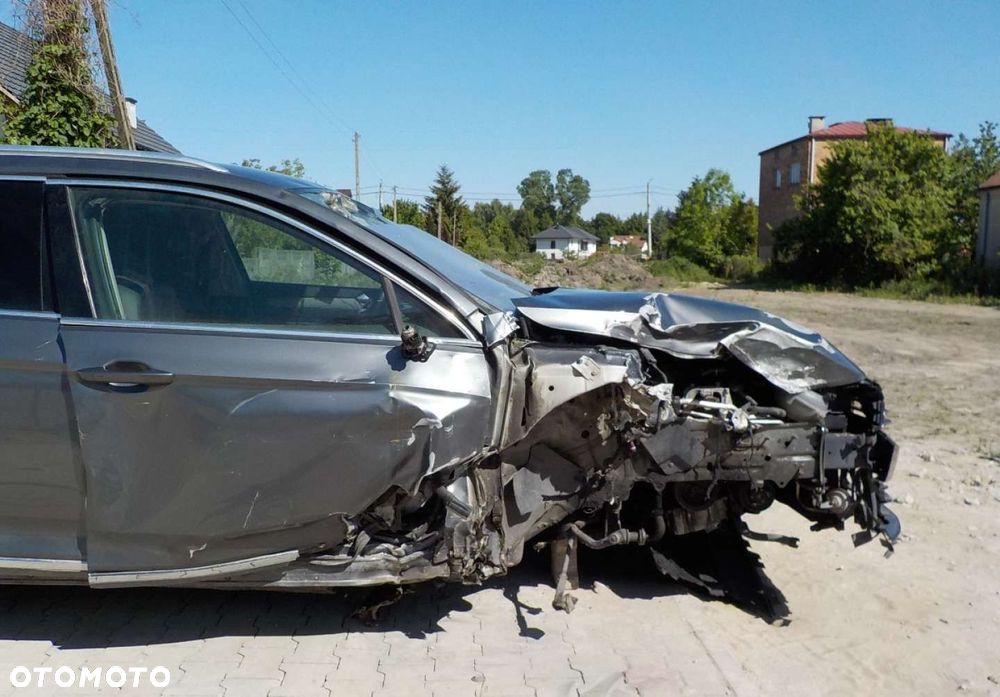 Volkswagen Passat Variant 1.6 TDI SCR DSG - 17