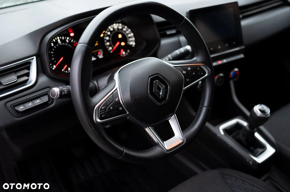 Renault Clio - 11