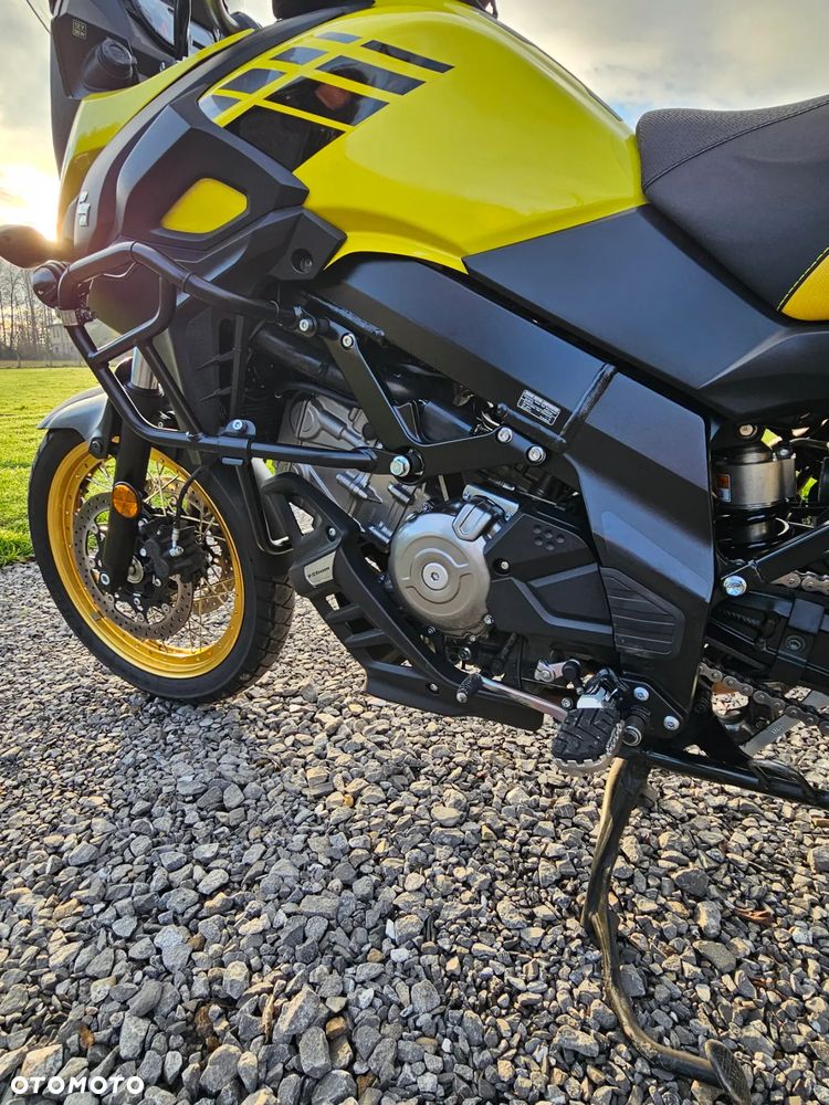 Suzuki V-STROM - 16