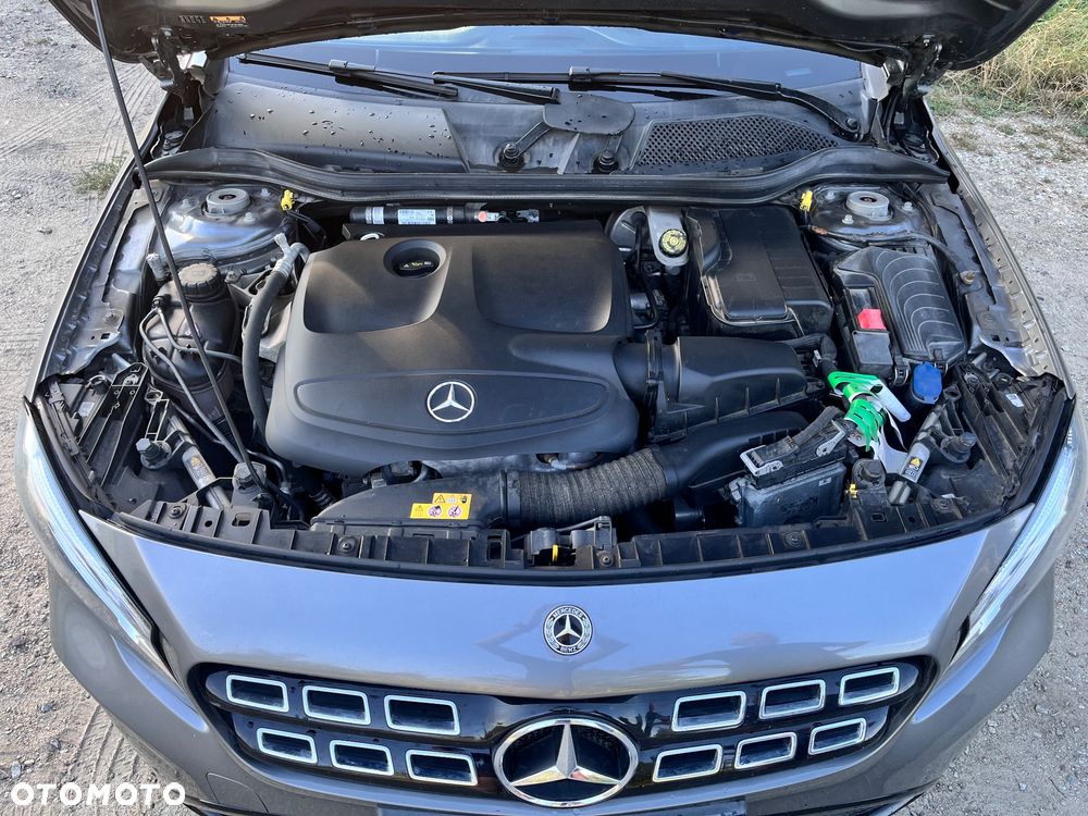 Mercedes-Benz GLA - 12