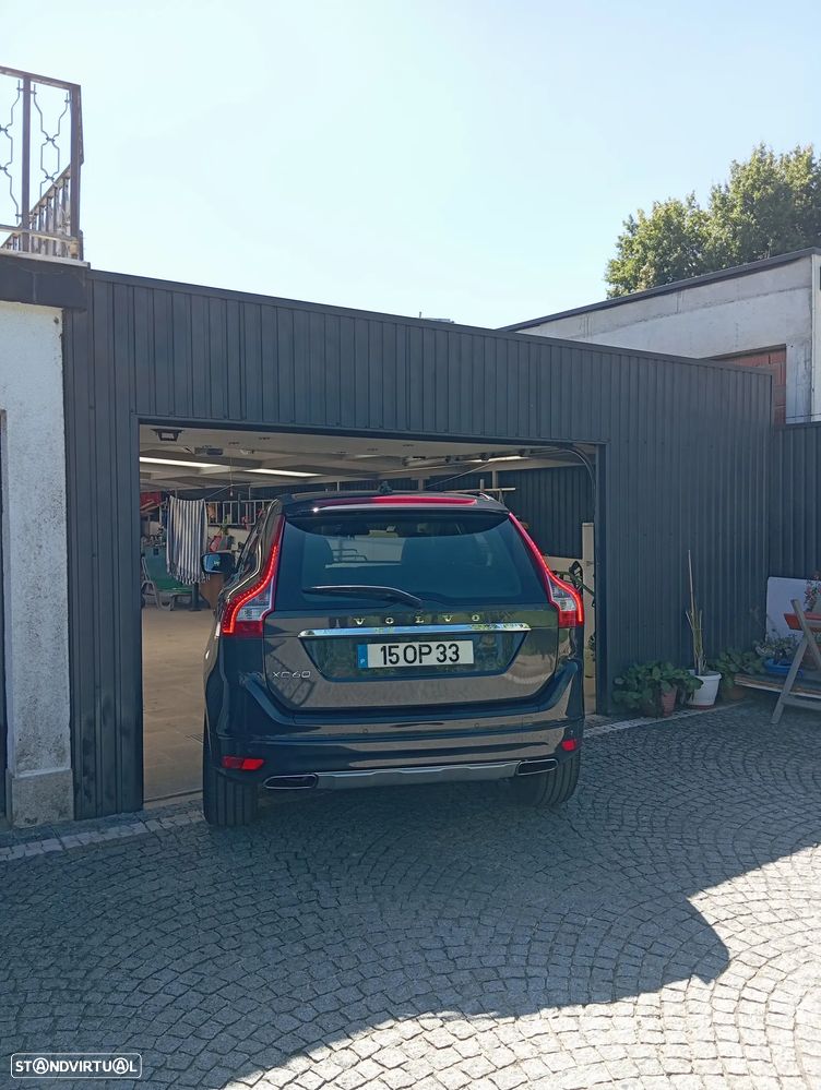 Volvo XC 60 2.0 D4 Momentum Geartronic - 11