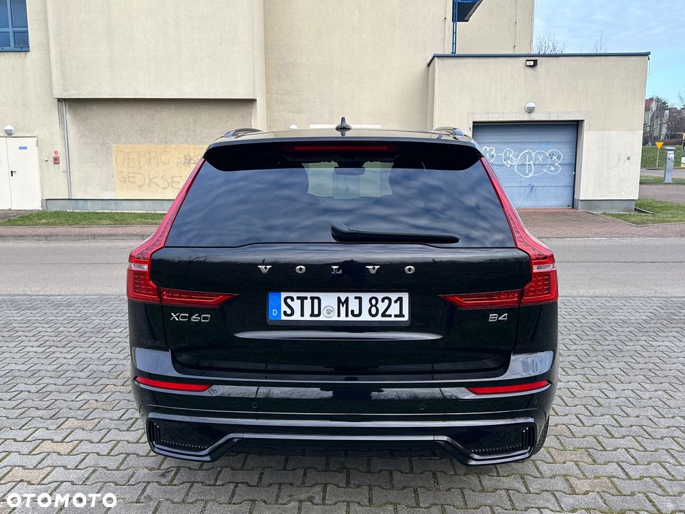 Volvo XC 60 B4 B Plus Dark - 11