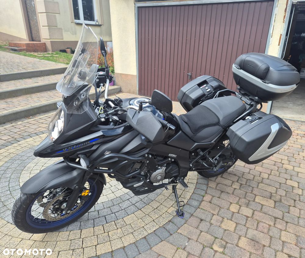Suzuki V-STROM - 1
