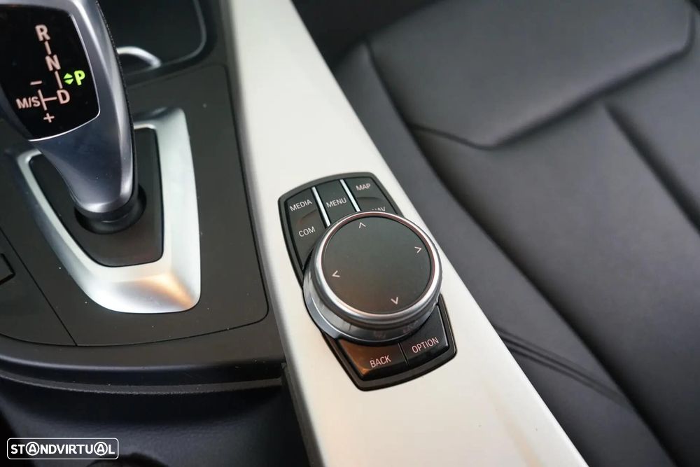 BMW 318 d Aut. Advantage - 29