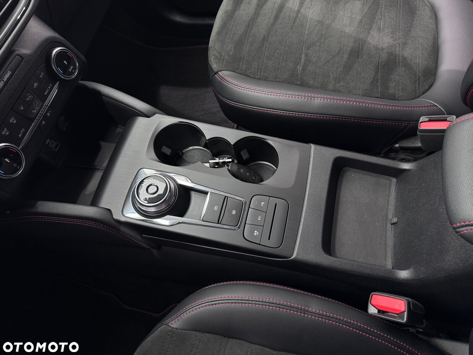 Ford Kuga - 25