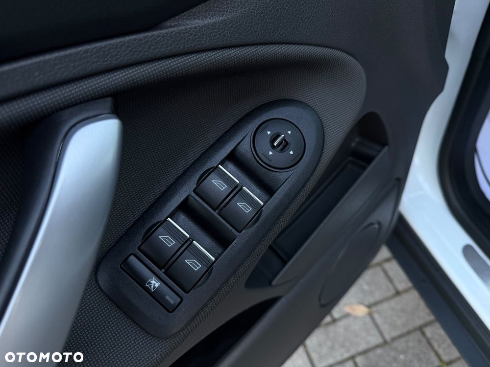 Ford Kuga - 22