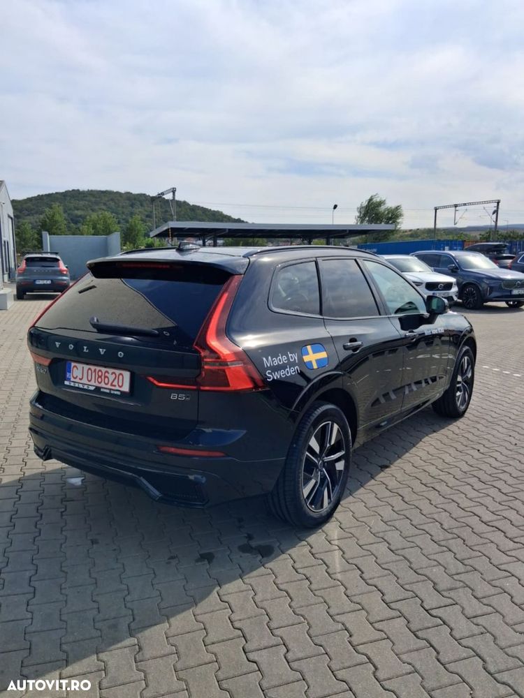 Volvo XC 60 B5 AT AWD MHEV Plus Dark - 5