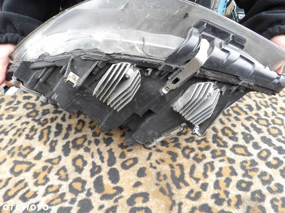 BMW - F10 - PRZED LIFT - XENON - SKRĘTNA - WYSZCZERBIONE SZKŁO - KLEJONA - UK - 7203254 - 6