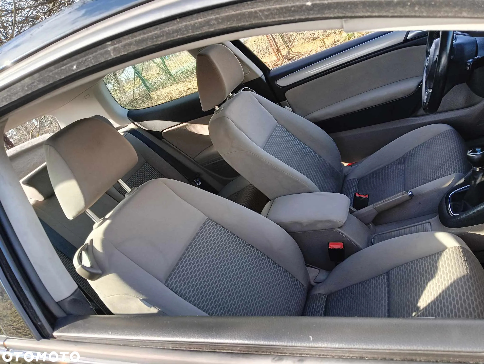 Volkswagen Golf VI 1.4 Comfortline - 29