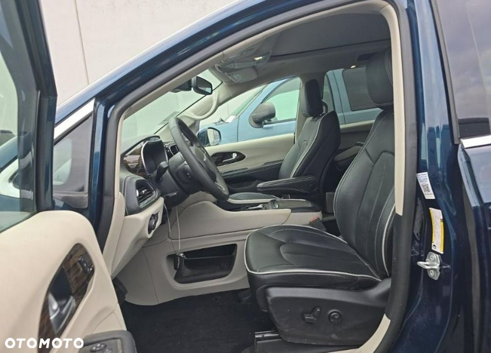 Chrysler Pacifica - 7