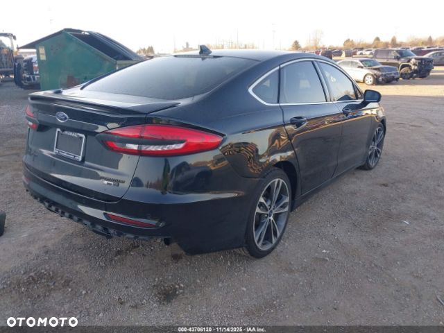 Ford Fusion - 4