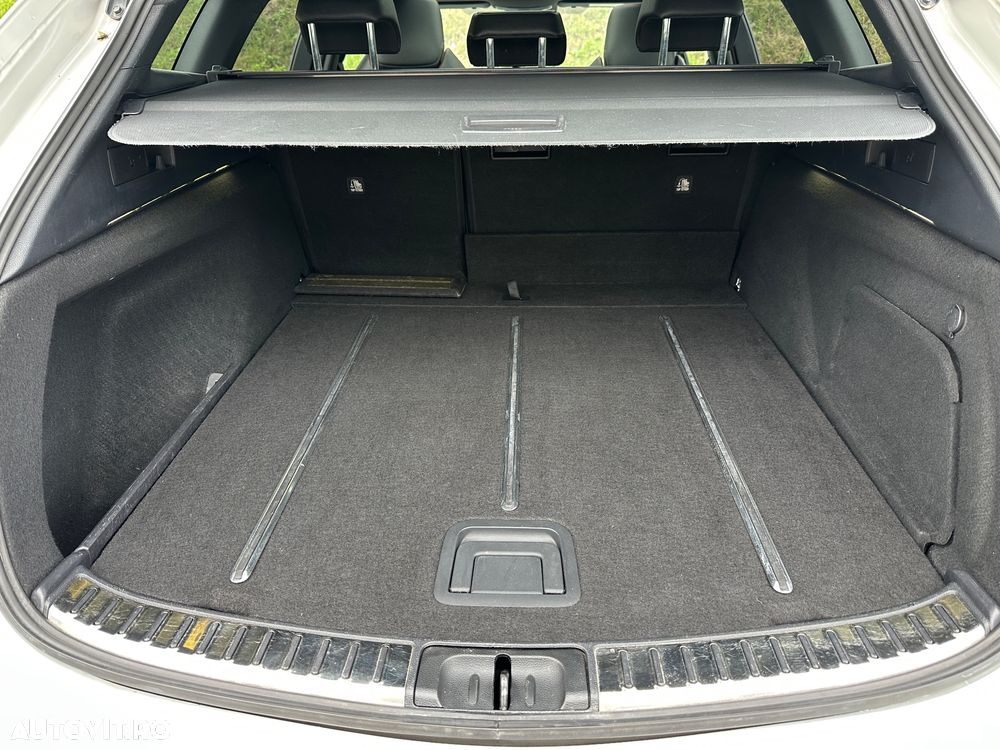 Toyota Corolla 2.0 HSD TS Exclusive - 9