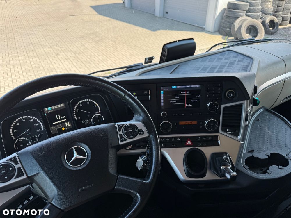 Mercedes-Benz Actros - 14