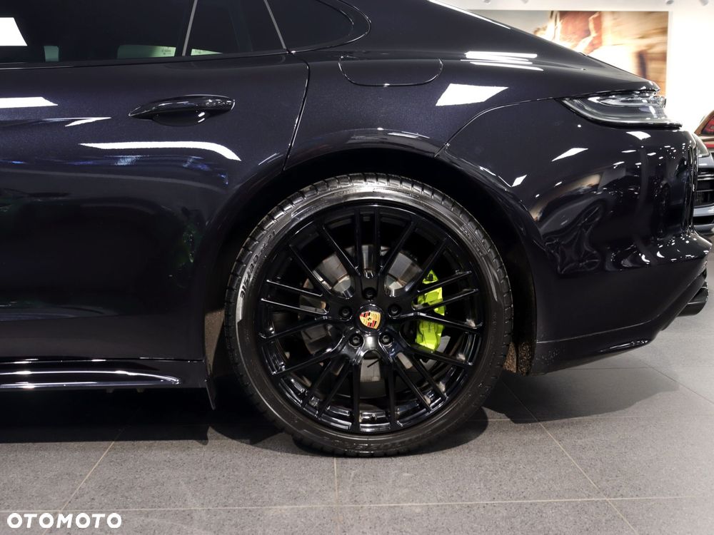 Porsche Panamera - 12