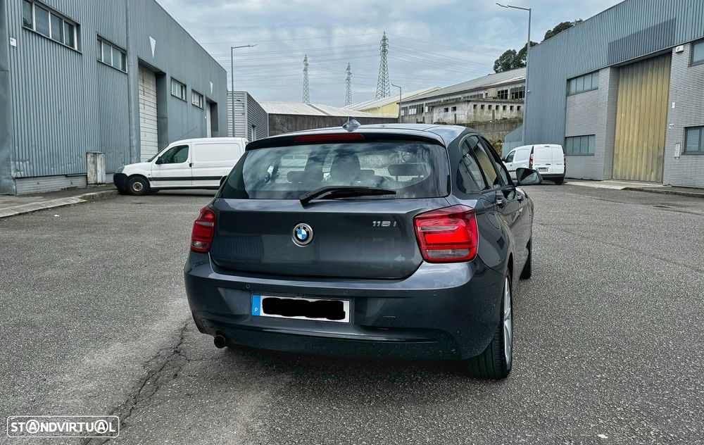 BMW 118 i Sport Line - 3