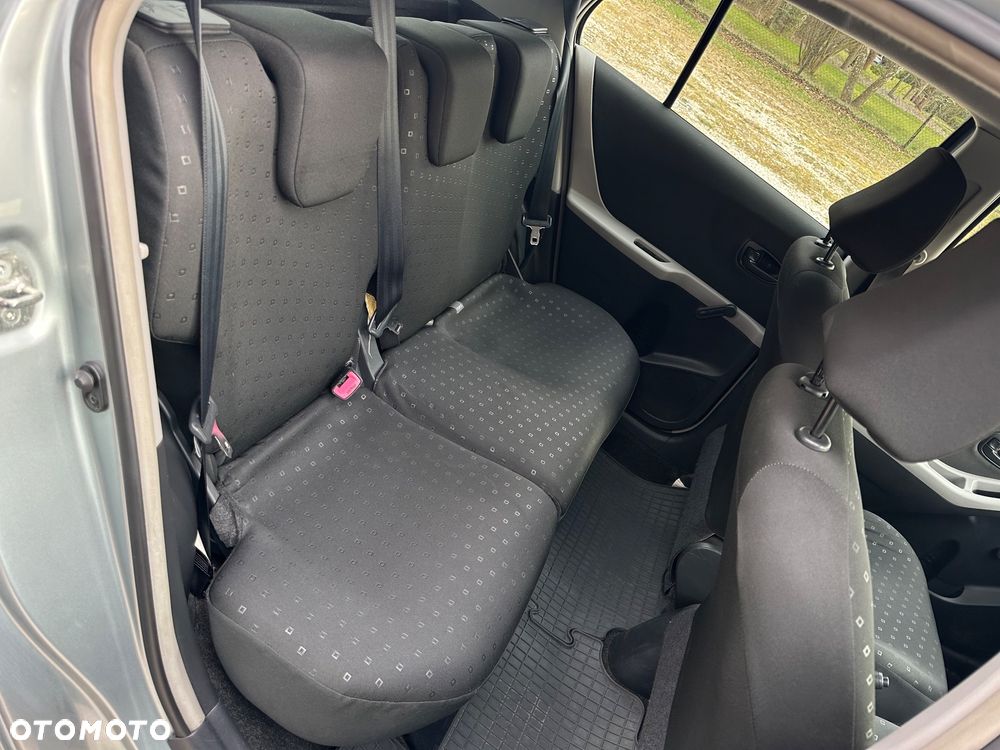 Toyota Yaris 1.0 Luna A/C - 12