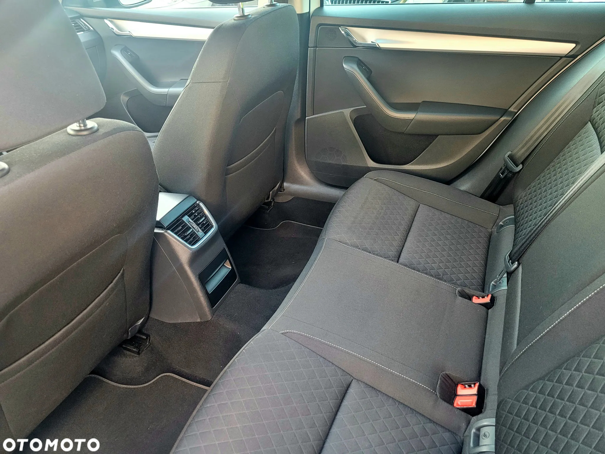 Skoda Octavia 1.4 TSI Edition DSG - 20