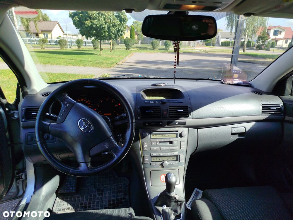 Toyota Avensis - 5