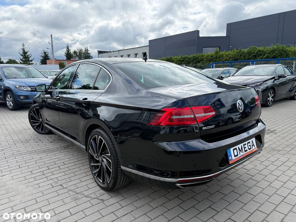 Volkswagen Passat - 4