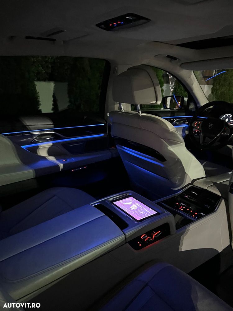 BMW Seria 7 740Le xDrive iPerformance - 26