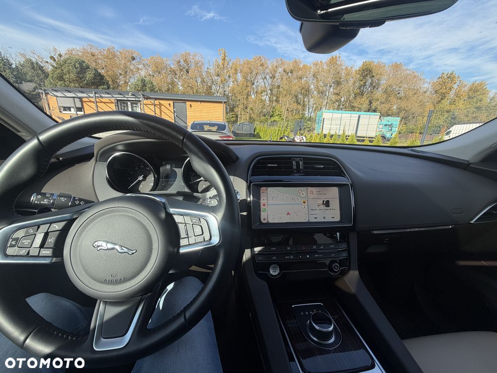 Jaguar F-Pace 2020 photo 3