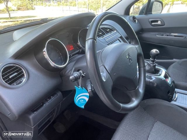 Peugeot 5008 1.6 E-HDi 7L Active 2-Tronic - 11