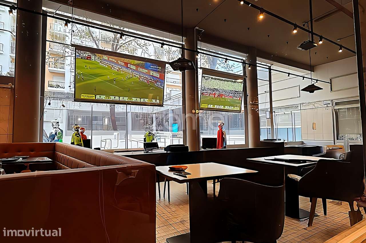 Loja com restaurante premium em Massamá - Grande imagem: 2/21