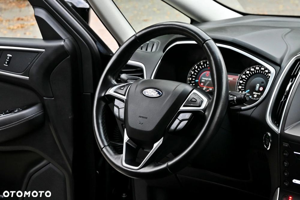 Ford S-Max 2.0 TDCi Titanium PowerShift - 24