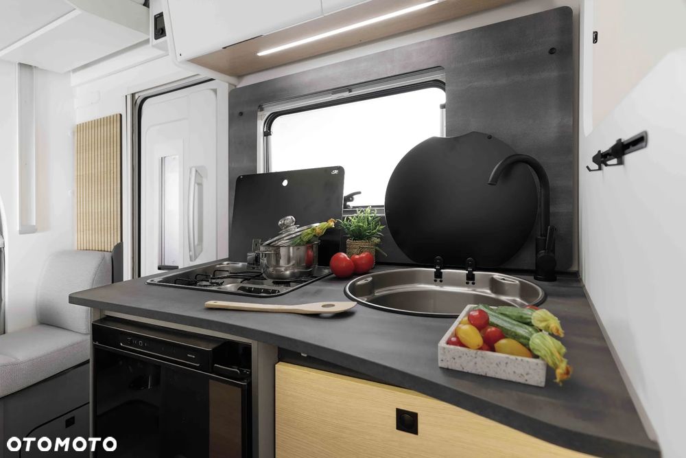 Renault Master Ahorn Camp T690 2026 r. LAIKA CARAVANS - 17