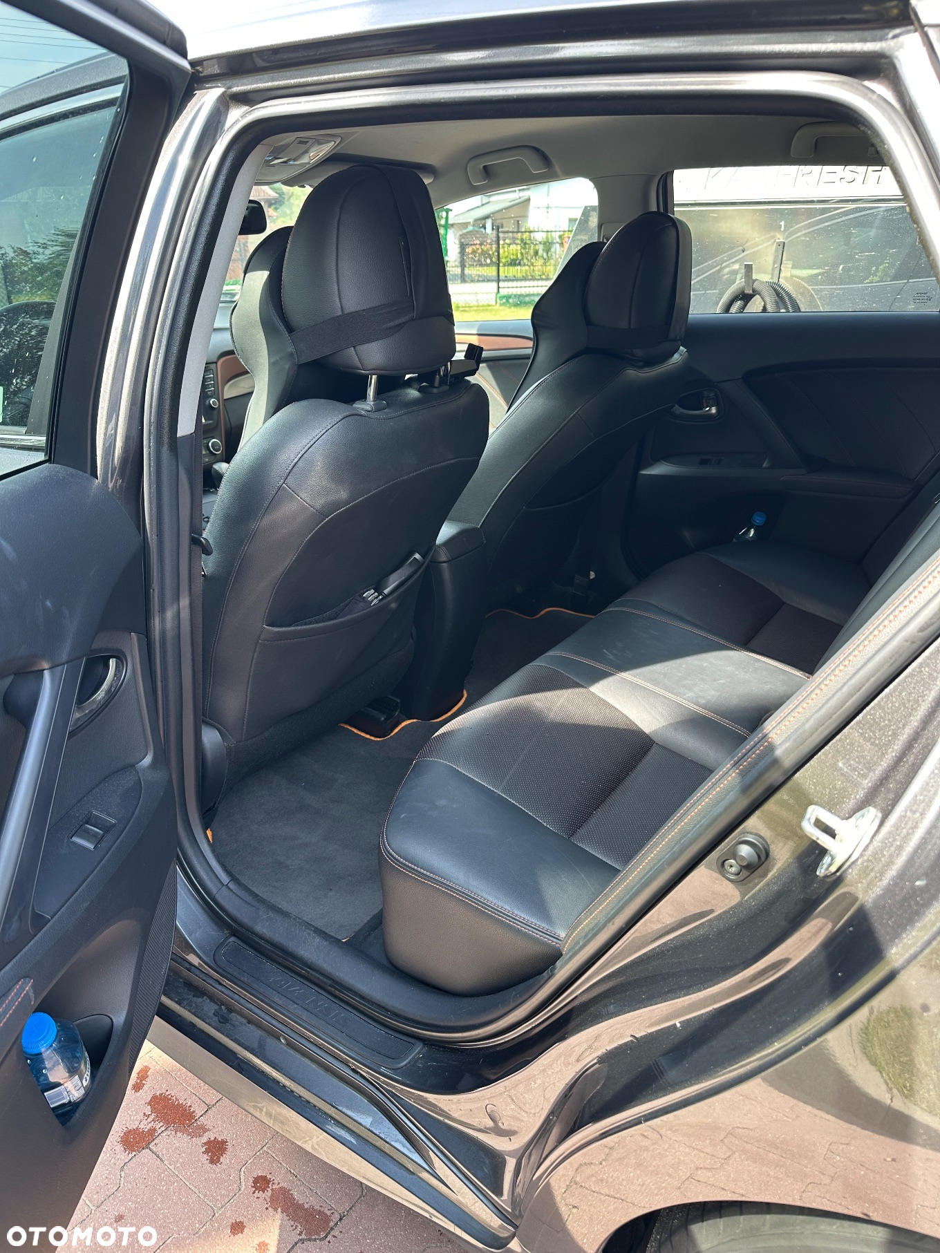 Toyota Avensis 1.8 Premium MS - 11