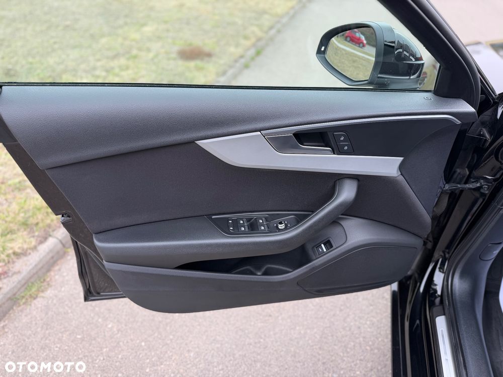 Audi A4 Limousine - 21