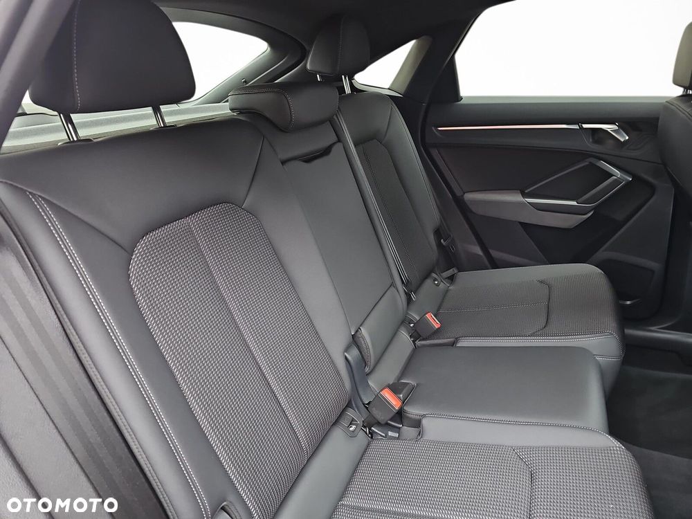 Audi Q3 Sportback - 28