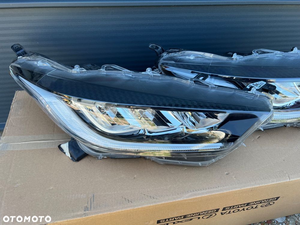 TOYOTA YARIS 4 IV 2020- LAMPA FULL LED PRAWY PRZÓD OE EU KOITO HG K0-8EU D8 - 2