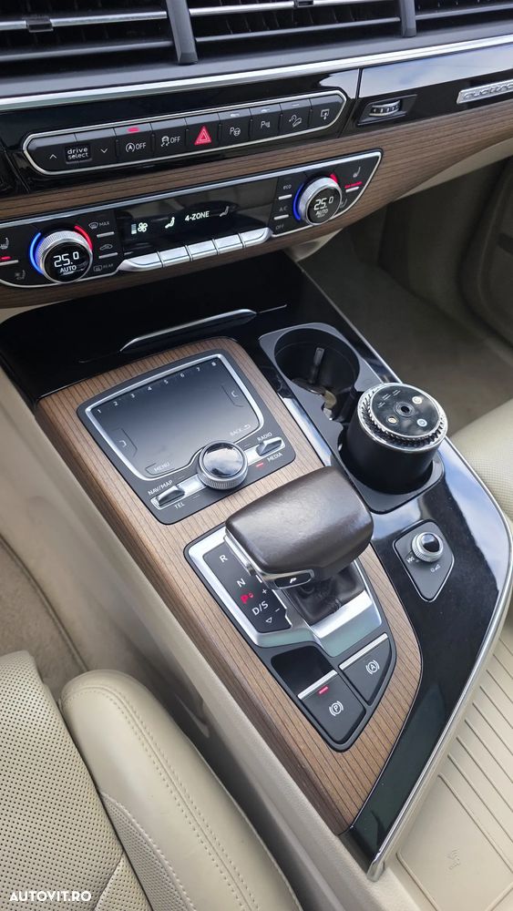 Audi Q7 - 28
