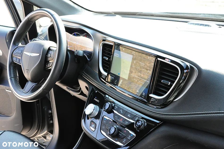 Chrysler Pacifica - 34